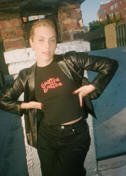 Réalisation Par Tees|Tops^Exotica Erotica Tee - Black