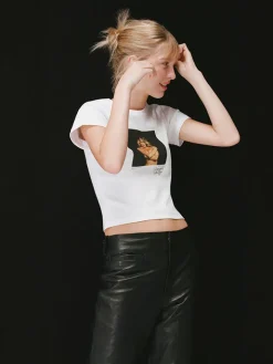 Réalisation Par Tees|Tops^Studio Baby Tee - White