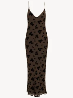 Réalisation Par Dresses^The Elvira - Allure