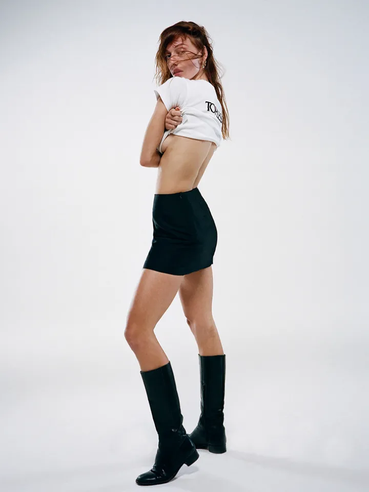 Réalisation Par Tees|Tops^Topless! Baby Tee - White