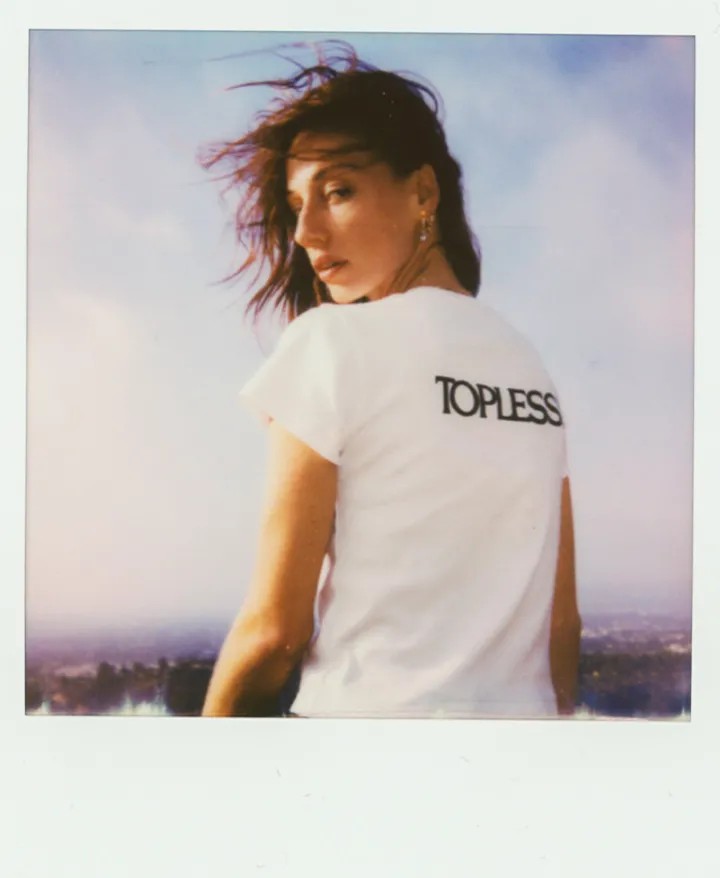 Réalisation Par Tees|Tops^Topless! Baby Tee - White