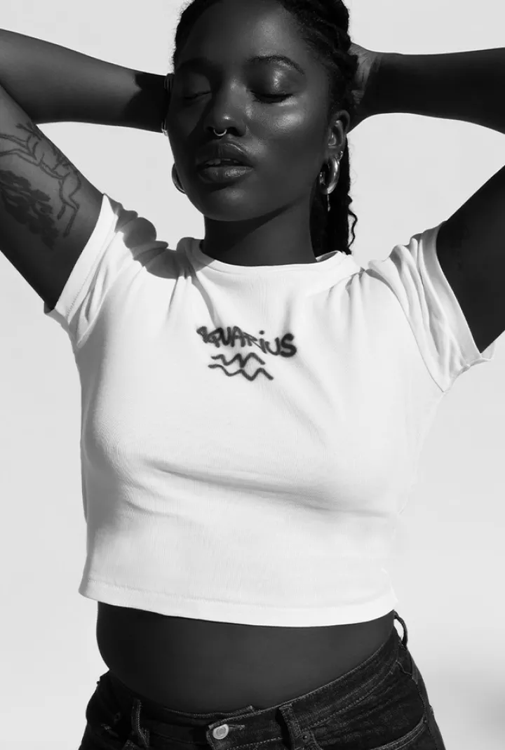 Réalisation Par Tees|Tops^Zodiac Tee - Aquarius