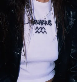 Réalisation Par Tees|Tops^Zodiac Tee - Aquarius